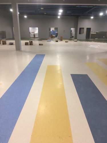 Commercial linoleum installation 